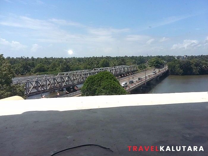 View of the bridge and river within the Kalutara Chaithya