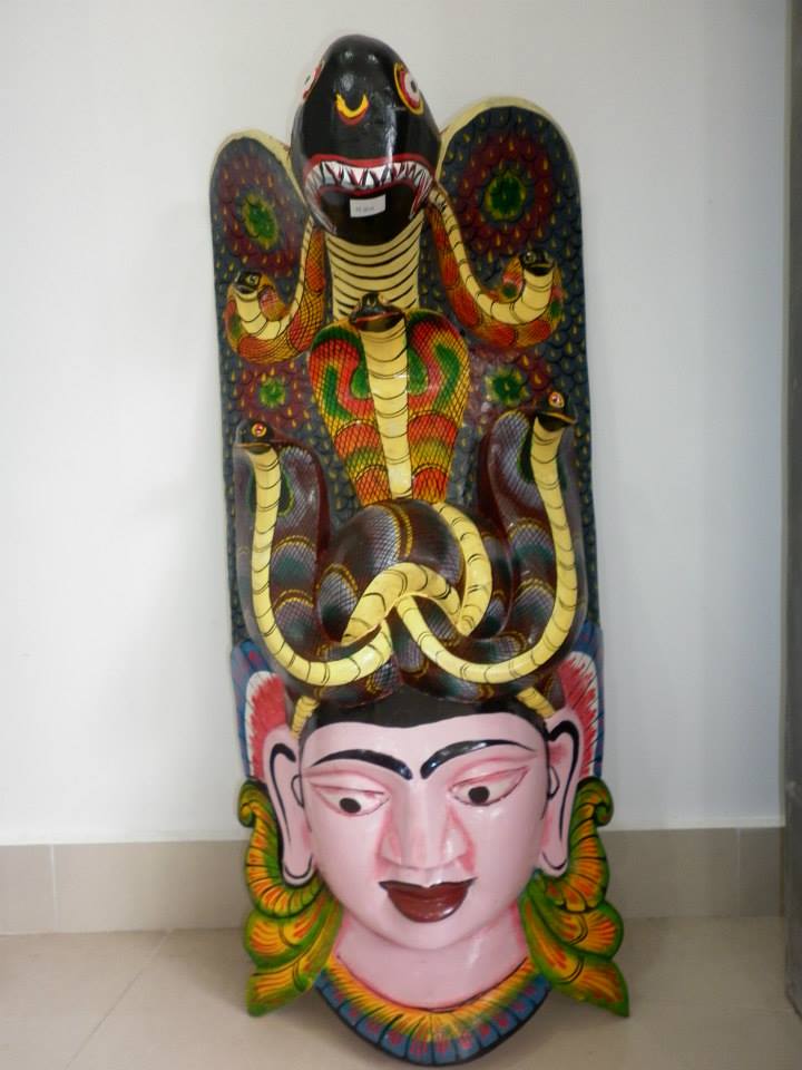 traditional wooden head sri lanka