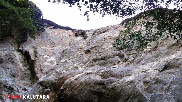 prehistoric caves in sri lanka