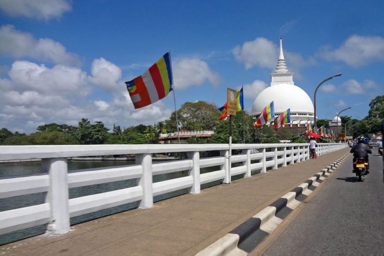 kalutara chaithya from the bridge