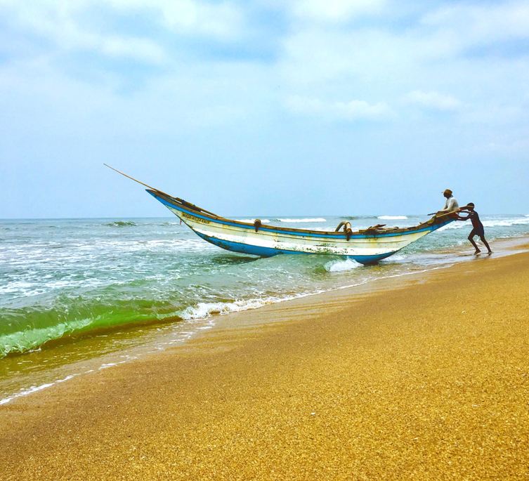 fishermen in wadduwa beach