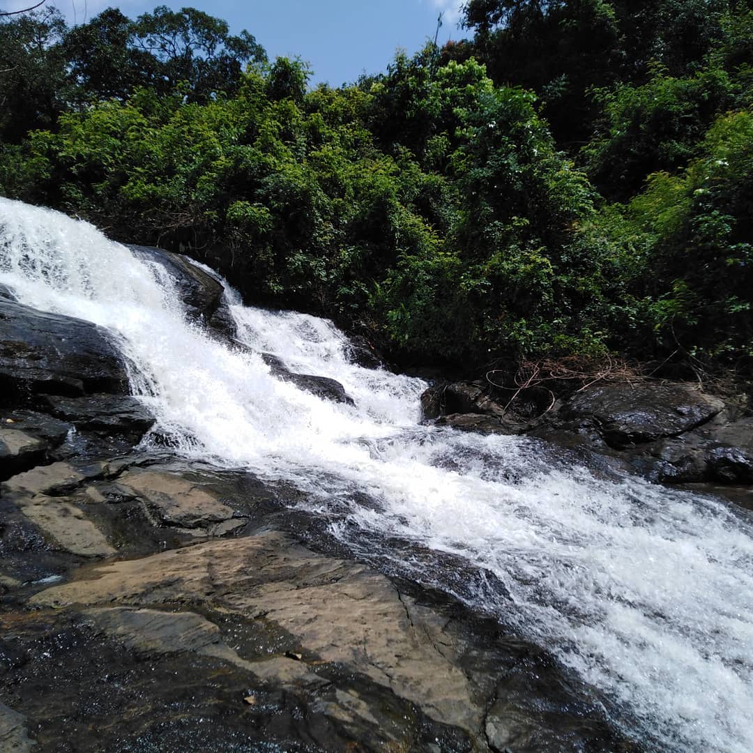 Thudugala Ella Waterfall | Photo by: harshajaya57 via Instagram